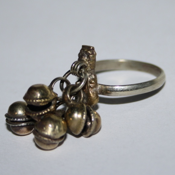 Vintage Jewelry - Beautiful vintage silver/ bronze ring size 9
